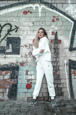 Încarcă imaginea în vizualizatorul Galerie, Trening dama alb cu bluza cropped - Hera Fashion Ro
